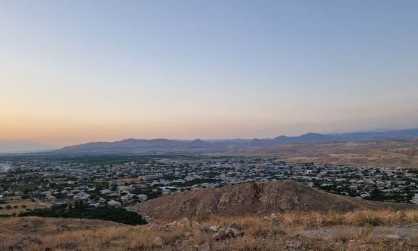 Եկեղեցի բլրի վրա