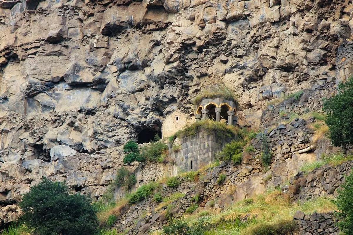 Оромайр монастырь