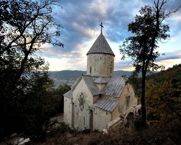 Панорама приграничного ущелья у монастыря Нор Варагаванк